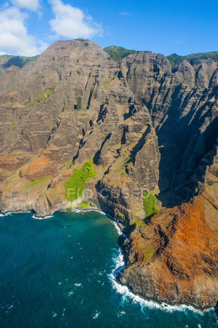 Hawaii, Kauai, Aerial of the Na Pali Coast, Na Pali Coast State Wilderness Park — Stock Photo