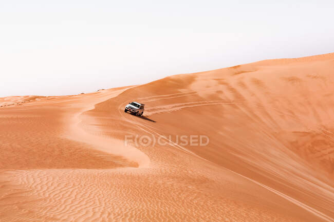 Sultanat d'Oman, Wahiba Sands, Dune bashing dans un 4x4 — Photo de stock