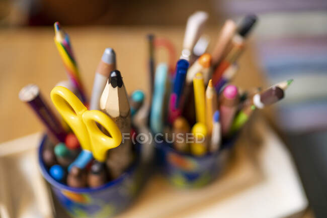 Surtido de lápices de colores - foto de stock
