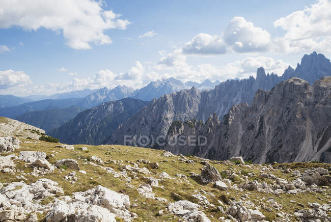 Tre Cime di Lavaredo Área, Parque natural Tre Cime, Patrimonio de la Humanidad de la Unesco, Sexten Dolomites, Italia - foto de stock