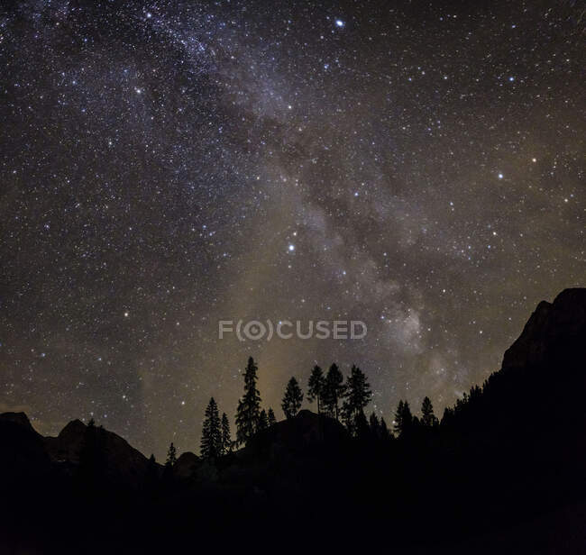 Allemagne, Bavière, Alpes Berchtesgaden, Voie lactée la nuit — Photo de stock