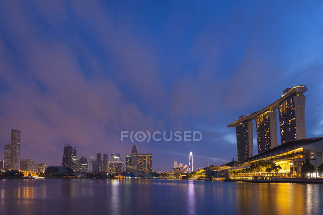 Skyline von Singapur mit Marina Bay, Singapur — Stockfoto