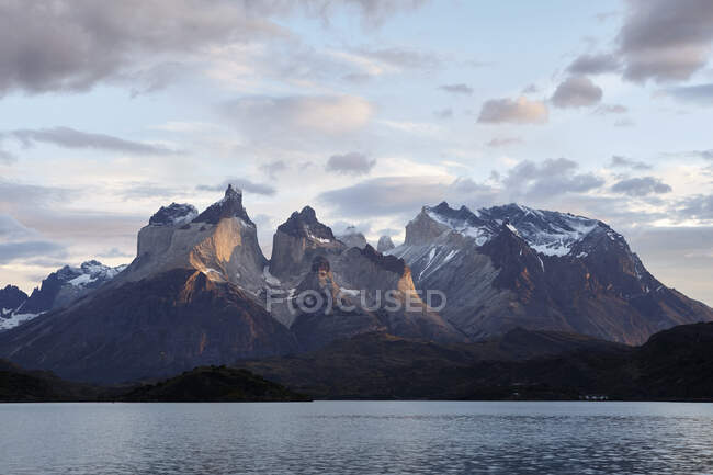 Lago Pehoe e Cuernos del Paine, Parco Nazionale Torres del Paine, Patagonia, Cile — Foto stock