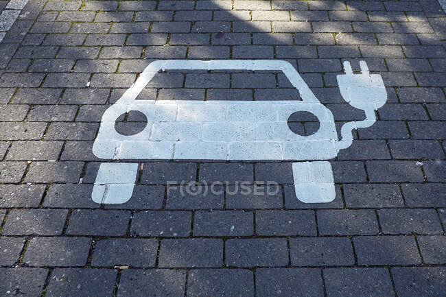 Parcheggio per veicoli elettrici, stazione di ricarica veicoli elettrici — Foto stock