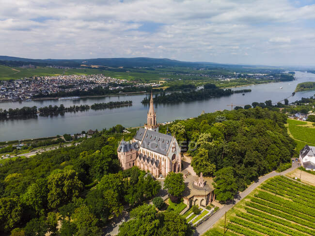Germania, Renania-Palatinato, regione di Bingen, Rochus Mountain e Rochus Chapel, veduta aerea di Kempen am Rhein e Ruedesheim am Rhein — Foto stock