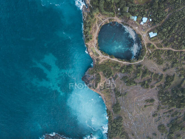 Vista aérea de Broken Beach, ilha de Nusa Penida, Bali, Indonésia — Fotografia de Stock