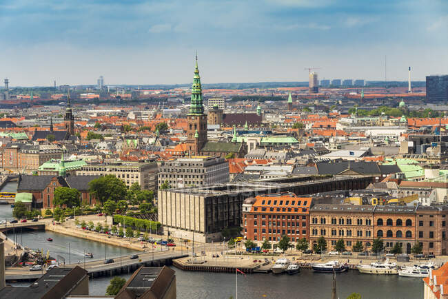 Вид на центр міста зверху з церкви Спасителя нашого, Копенгаген, Данія. — стокове фото