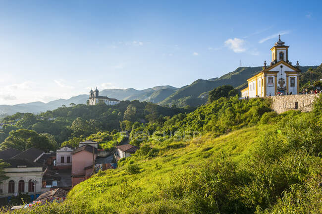 Igrejas no topo do patrimônio mundial da Unesco Ouro Preto, Minas Gerais, Brasil — Fotografia de Stock