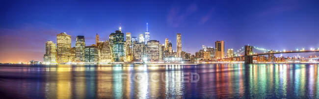 Skyline di Manhattan Downtown all'ora blu, New York, USA — Foto stock