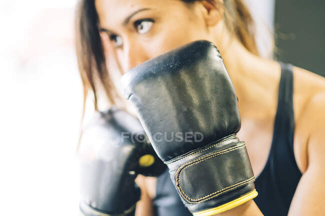 Тренування боксерів у спортзалі — стокове фото