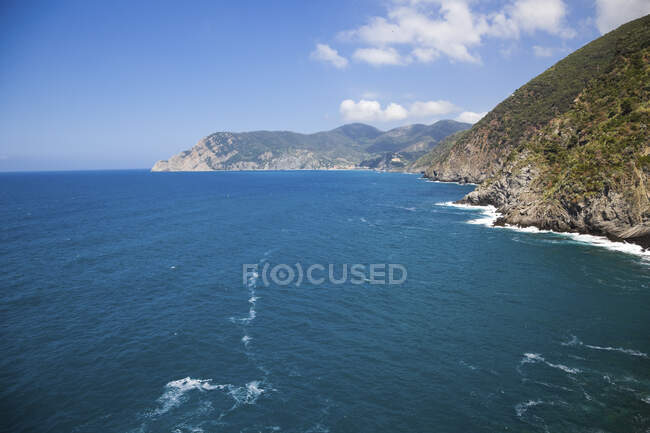 Mar Mediterráneo, Liguria, Cinque Terre, Italia - foto de stock