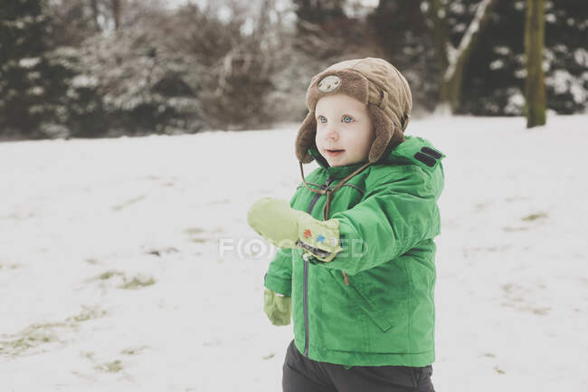 Ritratto del bambino in inverno — Foto stock