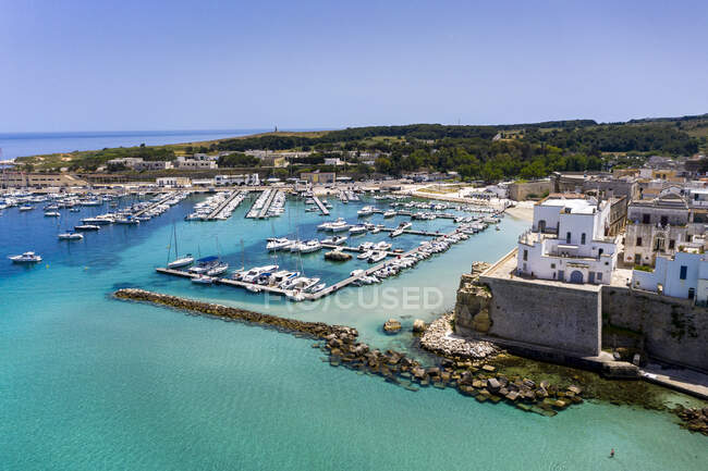 Italia, Apulia, Lecce, vista aérea de la costa - foto de stock