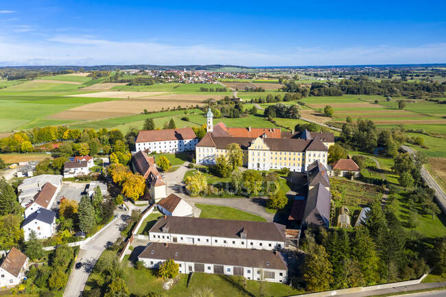 Deutschland, Bayern, Augsburg, Luftaufnahme des Klosters Modingen — Stockfoto