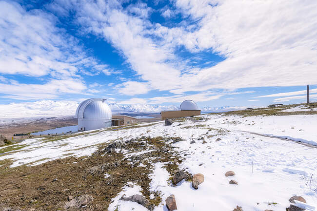 View of Mount John University Observatory near Lake Tekapo, South Island, New Zealand — Stock Photo