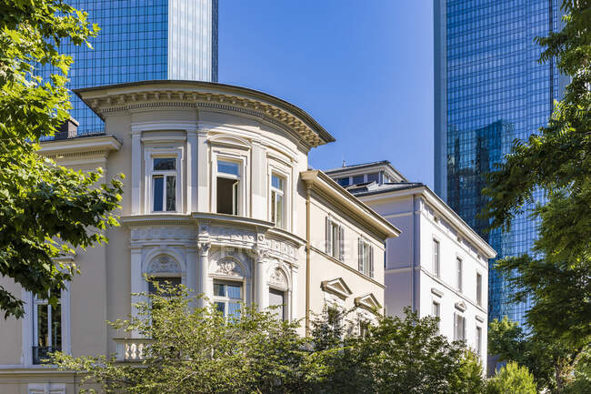 Exterior de los edificios en Frankfurt, Alemania - foto de stock