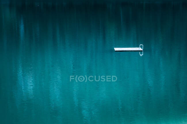 High angle view of springboard over Sylvenstein Lake, Bavaria, Germany — Stock Photo