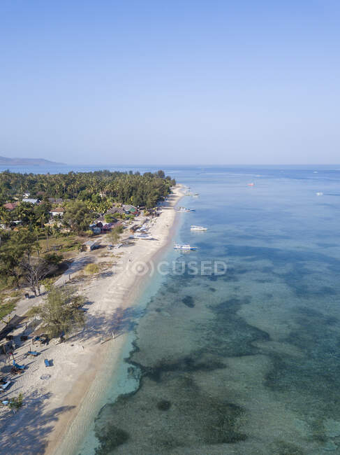 Veduta aerea delle isole Gili contro il cielo azzurro a Bali, Indonesia — Foto stock