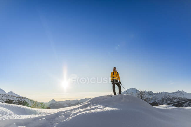 Hiking with snowshoes in the mountains, Valmalenco, Sondrio, Italy — Stock Photo