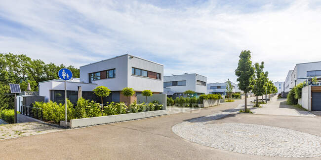 Germania, Baden-Wurttemberg, Esslingen, Nuove case residenziali ad alta efficienza energetica — Foto stock