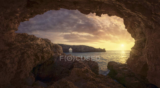 Scogliere al tramonto, Minorca, Spagna — Foto stock