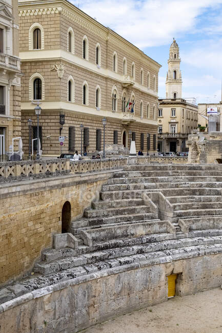 Italia, Apulia, Lecce, anfiteatro romano - foto de stock
