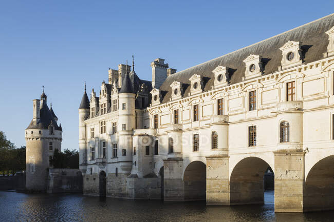 Francia, Centre-Val de Loire, Chenonceaux, Cielo limpido sopra Chateau de Chenonceau — Foto stock