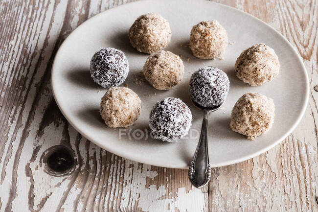 Vegan protein balls with millet, coconut, cocoa and nuts — Stock Photo