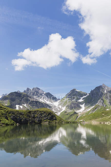 Suiza, St Gallen Canton, Glarus Alps, Wangs Lake - foto de stock