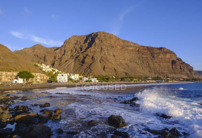 Spain, Santa Cruz de Tenerife, Valle Gran Rey, Coastal town on La Gomera island — Stock Photo
