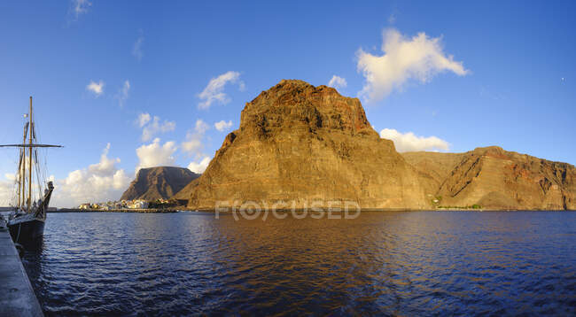 Spagna, La Gomera, Valle Gran Rey, Monte Tequergenche e costa dell'isola di La Gomera — Foto stock