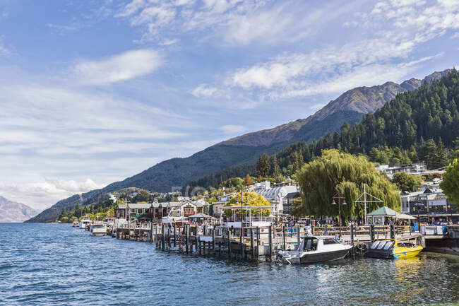New Zealand, Oceania, South Island, Otago, Queenstown, Lake Wakatipu, Boats on Queenstown Bay — Stock Photo