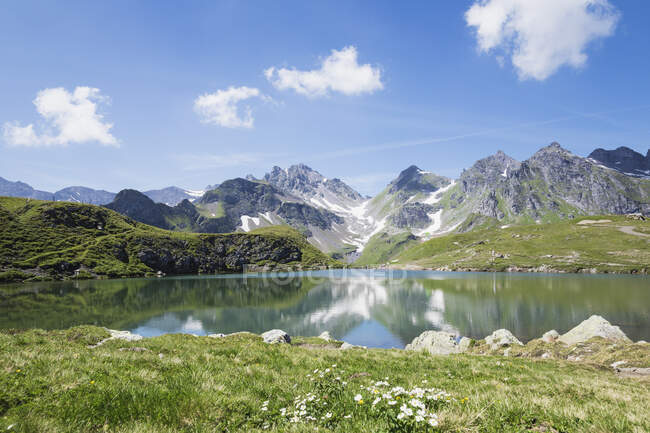 Швейцария, Санкт-Галлен-Кантон, Гларус-Альпы, озеро Вангс — стоковое фото