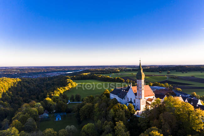 Allemagne, Bavière, Haute Bavière, Pfaffenwinkel, Ammersee, Abbaye d'Andechs au lever du soleil — Photo de stock