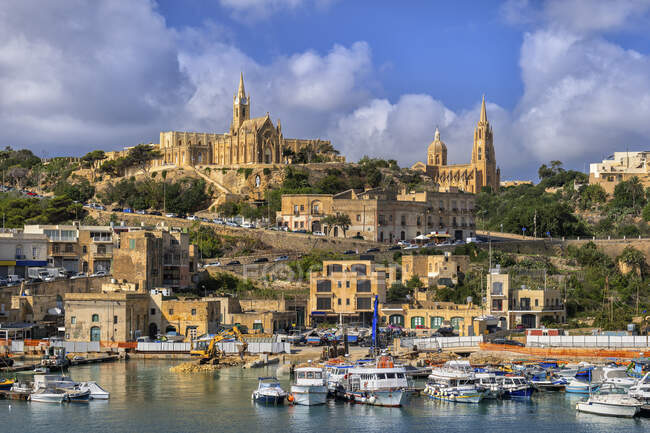 Malte, Gozo île, Mgarr ville et port — Photo de stock