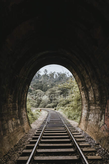 Sri Lanka, Província de Uva, Demodara, Túnel que conduz à Ponte Nine Arch — Fotografia de Stock