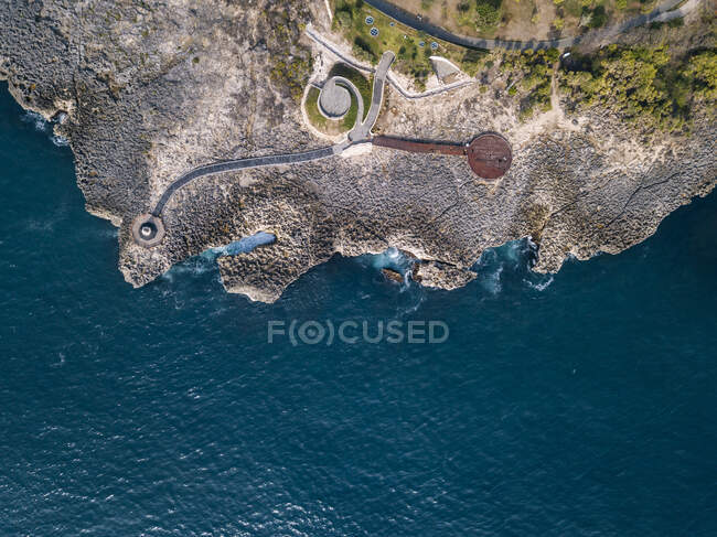 Indonesia, Bali, Nusa Dua, Veduta aerea di sentieri ed edifici sulla costa oceanica — Foto stock