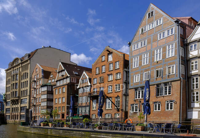 Germany, Hamburg, Nikolaifleetcanaland historicaltownhouses — Stock Photo
