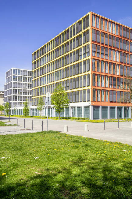 Німеччина, Баварія, Мюнхен, офісні будівлі в Терезієнпарк — стокове фото
