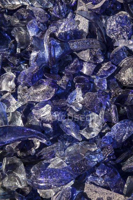 Espanha, Maiorca, Heap de vidro azul marinho — Fotografia de Stock