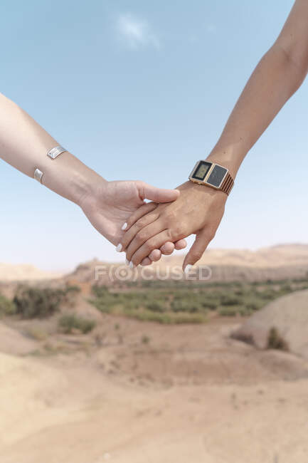 Two young women holding hands, Ouarzazate, Morocco — Stock Photo