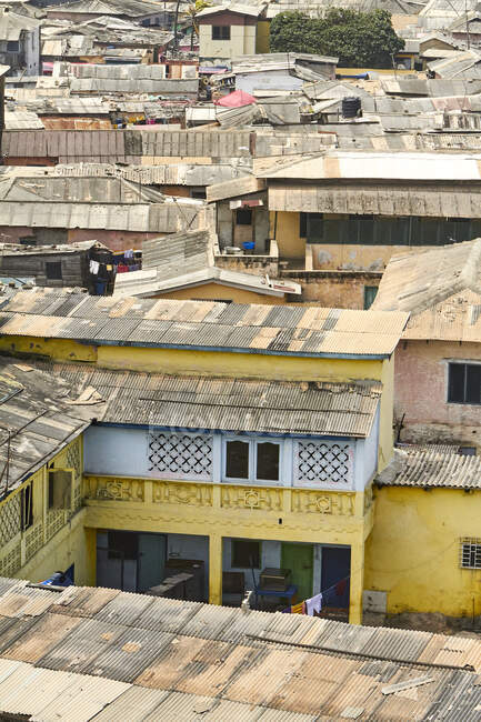 Ghana, Accra, Corrugated iron roofs of poor African suburb houses — Stock Photo