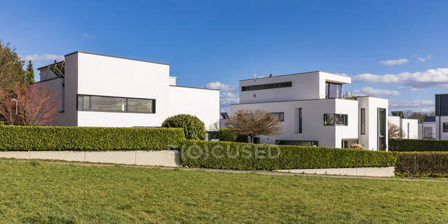 Germany, Baden-Wurttemberg, Ludwigsburg, Modern suburb houses — Stock Photo
