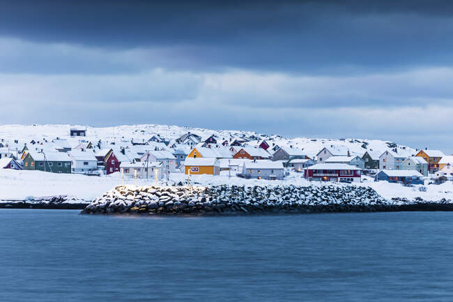 Paysage urbain de Berlevag en hiver, Norvège — Photo de stock