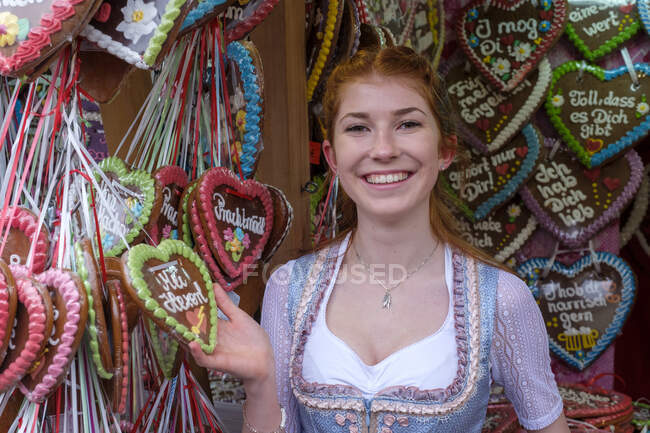 Portrait of happy redheaded teenage girl at Oktoberfest — Stock Photo