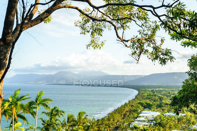 Aerial view of seascape and mountains against sky at Port Douglas, Queensland, Australia — Stock Photo