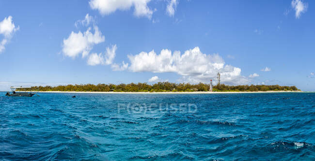 Panoramic view of Lady Elliot Island against sky, Queensland, Australia — Stock Photo