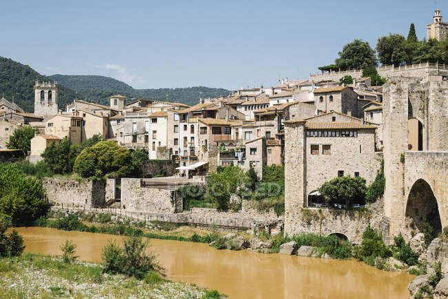 Vista da cidade do aqueduto romano em granada, espanha — Fotografia de Stock