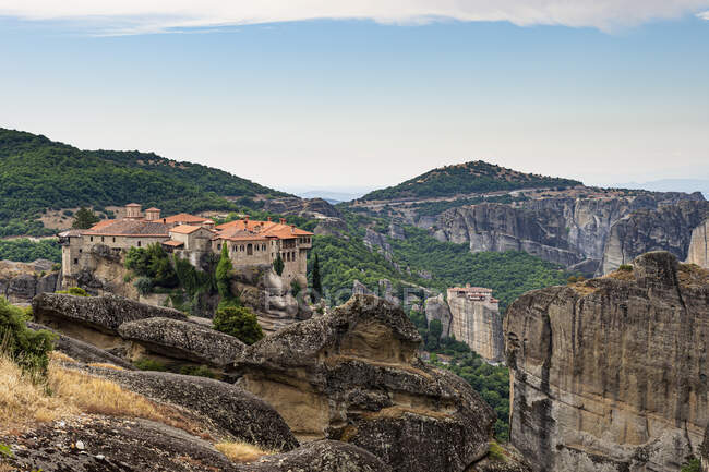 Grecia, Tesalia, Vista panorámica del Monasterio de Gran Meteorón - foto de stock