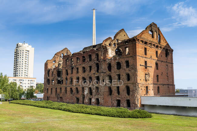 Russia, Oblast 'di Volgograd, Volgograd, Edificio in rovina nella Riserva Storica e Memoriale di Stato Battaglia di Stalingrado — Foto stock